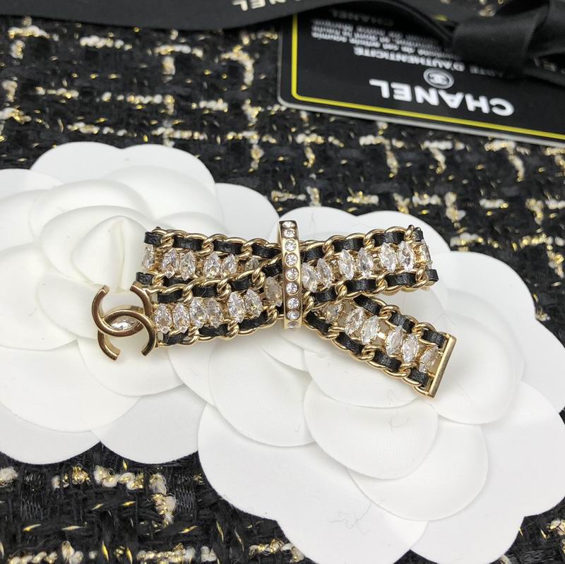 Chanel Brooch 06yxs50